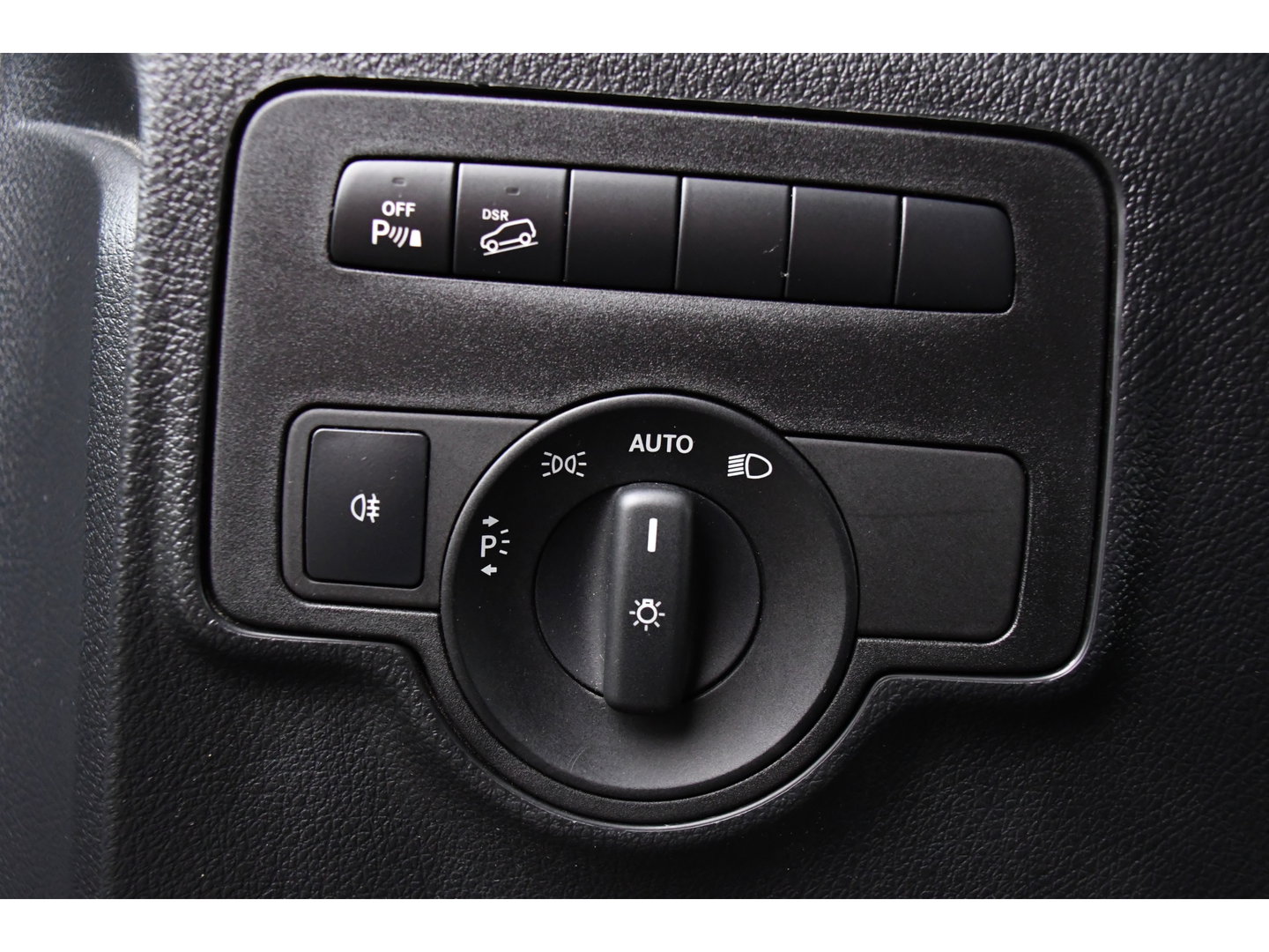 Mercedes-Benz Vito 119 CDI L2 Black Edition Camera, Cruise, Carplay, LED, Automaat, 190pk, Trekhaak, Multimedia, Sensoren, Uniek!