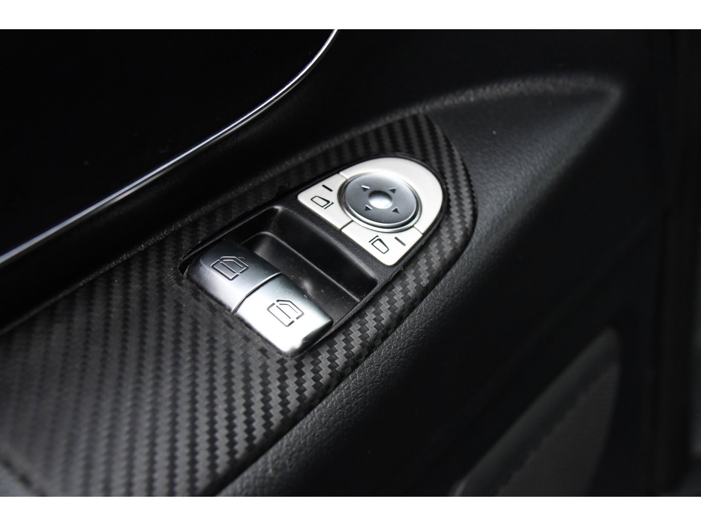 Mercedes-Benz Vito 119 CDI L2 Black Edition Camera, Cruise, Carplay, LED, Automaat, 190pk, Trekhaak, Multimedia, Sensoren, Uniek!