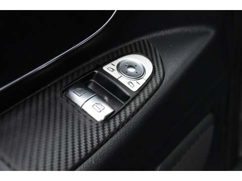 Mercedes-Benz Vito 119 CDI L2 Black Edition Camera, Cruise, Carplay, LED, Automaat, 190pk, Trekhaak, Multimedia, Sensoren, Uniek!