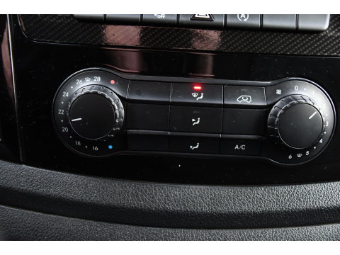 Mercedes-Benz Vito 119 CDI L2 Black Edition Camera, Cruise, Carplay, LED, Automaat, 190pk, Trekhaak, Multimedia, Sensoren, Uniek!