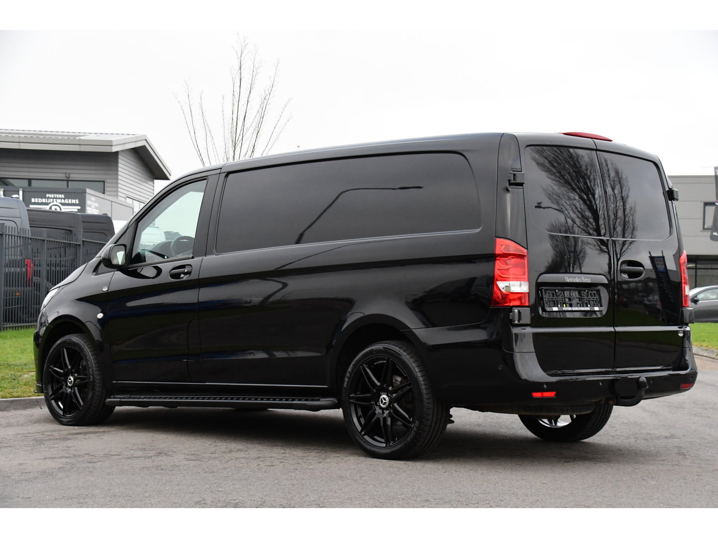 Mercedes-Benz Vito 119 CDI L2 Black Edition Camera, Cruise, Carplay, LED, Automaat, 190pk, Trekhaak, Multimedia, Sensoren, Uniek!