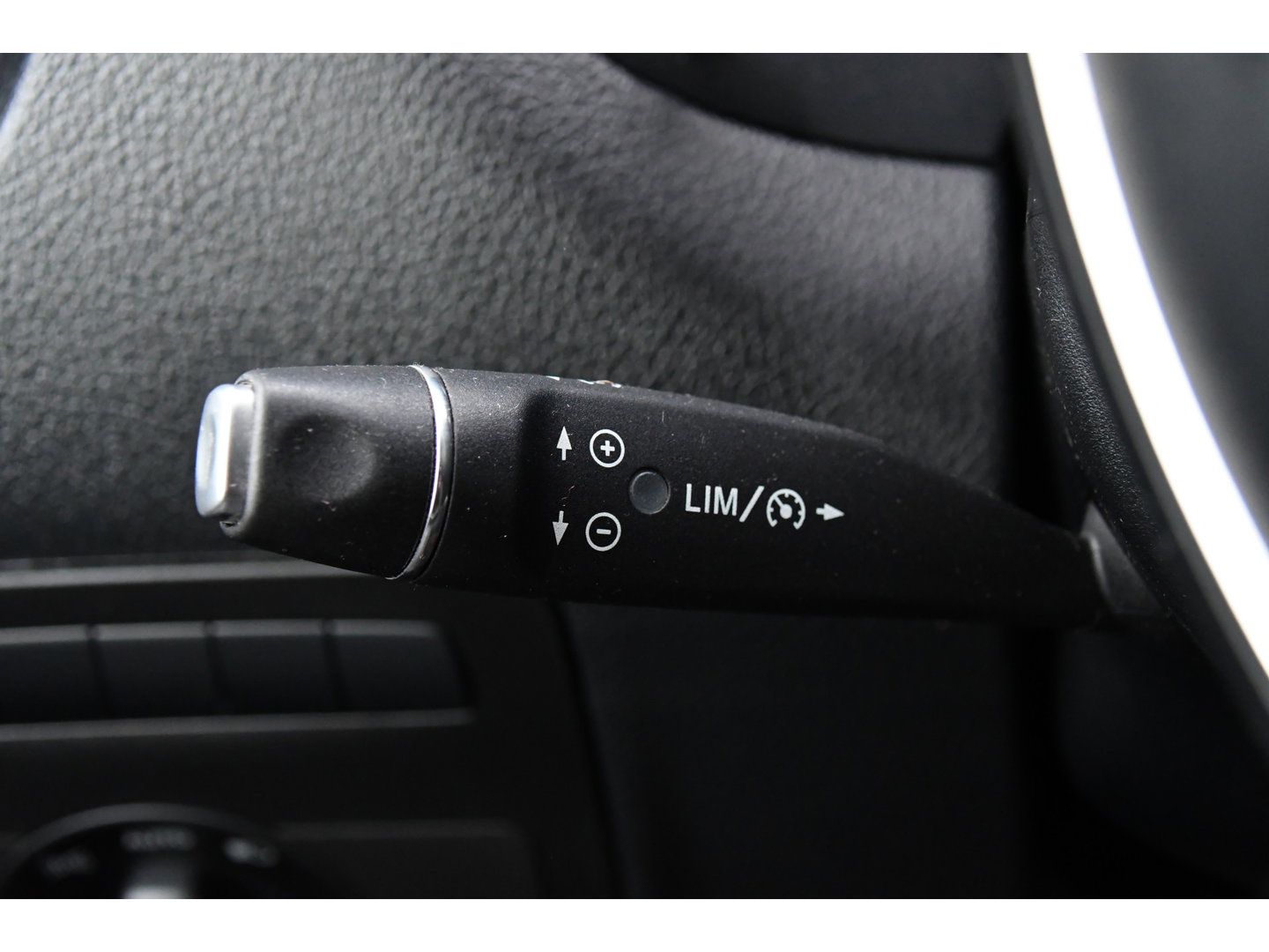 Mercedes-Benz Vito 119 CDI L2 Black Edition Camera, Cruise, Carplay, LED, Automaat, 190pk, Trekhaak, Multimedia, Sensoren, Uniek!
