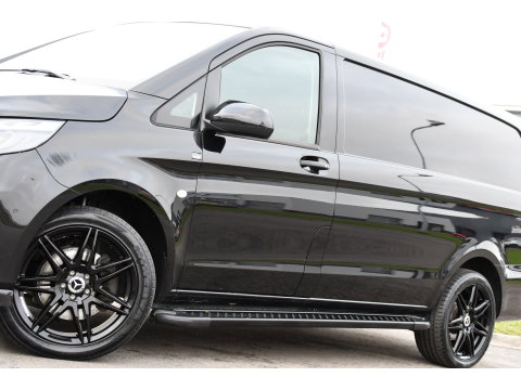 Mercedes-Benz Vito 119 CDI L2 Black Edition Camera, Cruise, Carplay, LED, Automaat, 190pk, Trekhaak, Multimedia, Sensoren, Uniek!