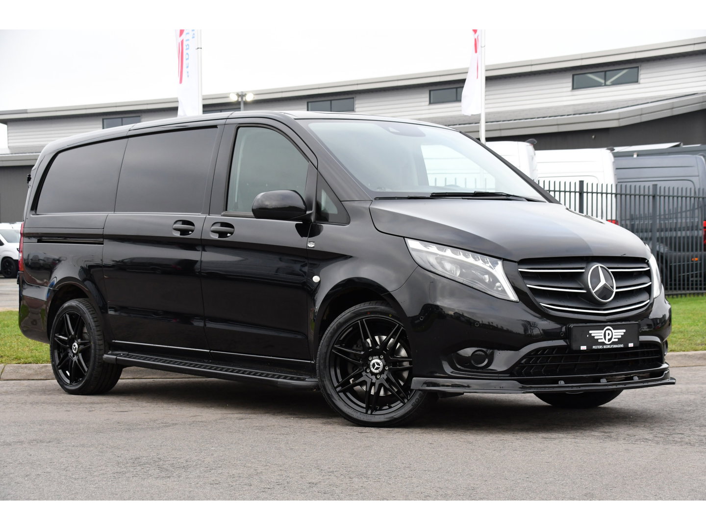 Mercedes-Benz Vito 119 CDI L2 Black Edition Camera, Cruise, Carplay, LED, Automaat, 190pk, Trekhaak, Multimedia, Sensoren, Uniek!