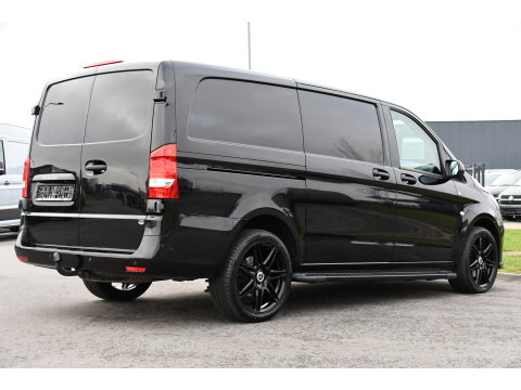 Mercedes-Benz Vito 119 CDI L2 Black Edition Camera, Cruise, Carplay, LED, Automaat, 190pk, Trekhaak, Multimedia, Sensoren, Uniek!