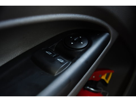 Ford Transit Connect 1.5 EcoBlue L2 Black Edition Camera, Cruise, Sensoren, Stoelverwarming, Automaat, 100pk, Multimedia, Trekhaak, Uniek!