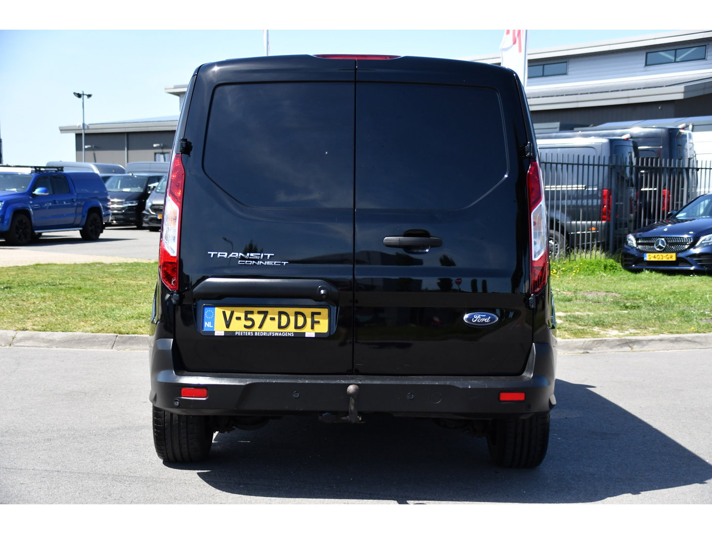 Ford Transit Connect 1.5 EcoBlue L2 Black Edition Camera, Cruise, Sensoren, Stoelverwarming, Automaat, 100pk, Multimedia, Trekhaak, Uniek!