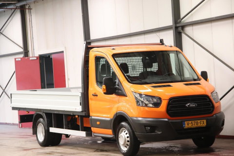Ford Transit OPEN LAADBAK DUBBELLUCHT Ford Transit met nieuwe NIEUWE MOTOR OPEN LAADBAK DUBBELLUCHT TREKHAAK 2800KG