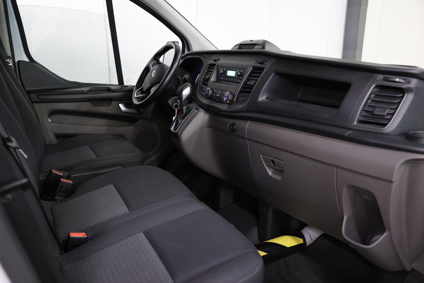 Ford Transit Custom 2.0 TDCI L2H1 AUTOMAAT
