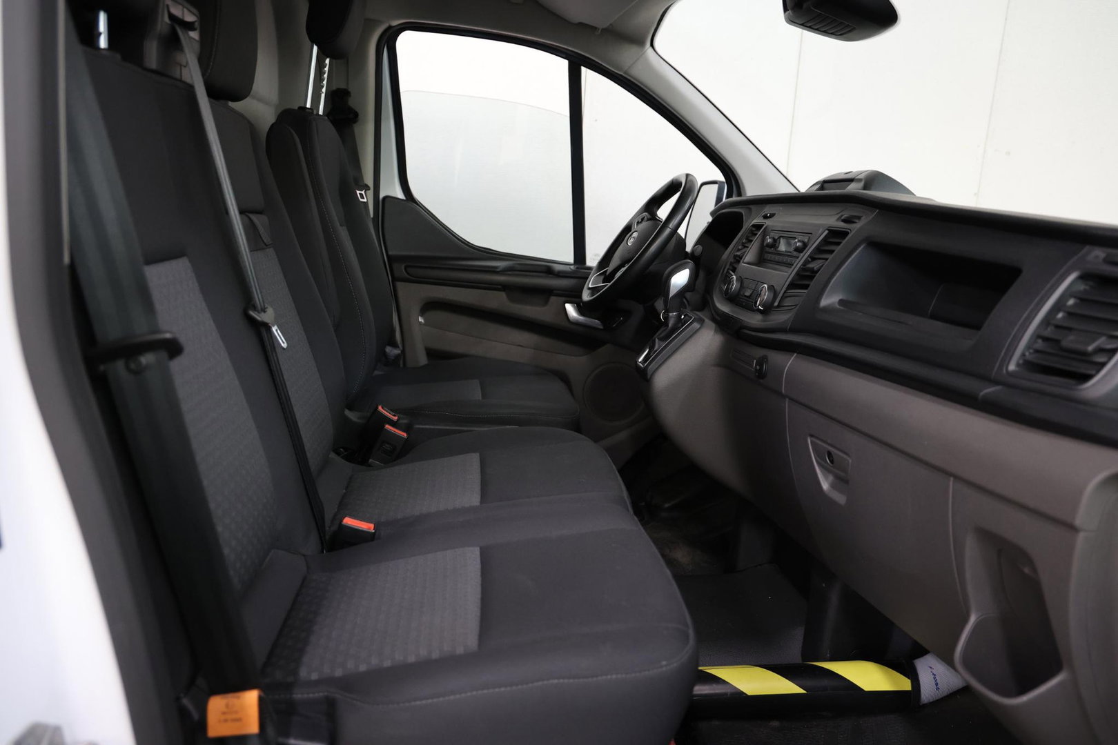 Ford Transit Custom 2.0 TDCI L2H1 AUTOMAAT