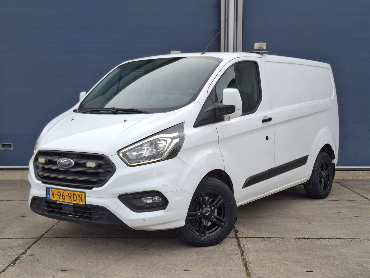 Ford Transit Custom 340 2.0 TDCI L1H1 Trend AIRCO / CRUISE CONTROLE / TREKHAAK / EURO 6 / 3 ZITS