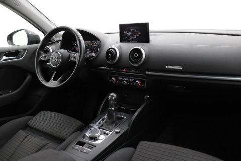 Audi A3 Sportback 35 TFSI CoD Design Pro Line Plus | Trekhaak | Stoelverwarming | Cruise Control | Keyless Entry | LED | PDC V+A | 17 Inch