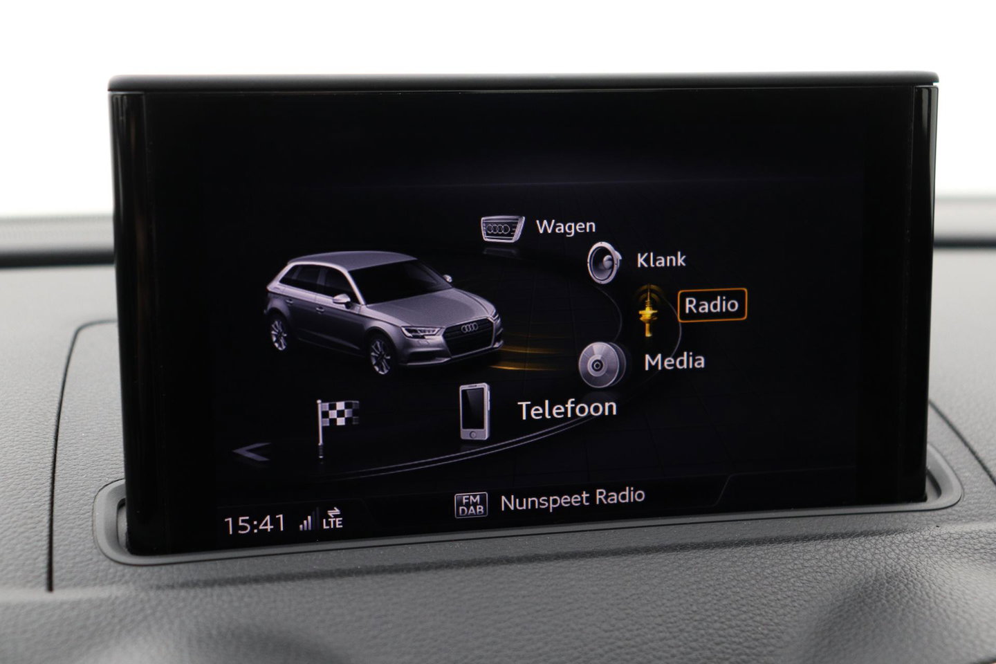 Audi A3 Sportback 35 TFSI CoD Design Pro Line Plus | Trekhaak | Stoelverwarming | Cruise Control | Keyless Entry | LED | PDC V+A | 17 Inch