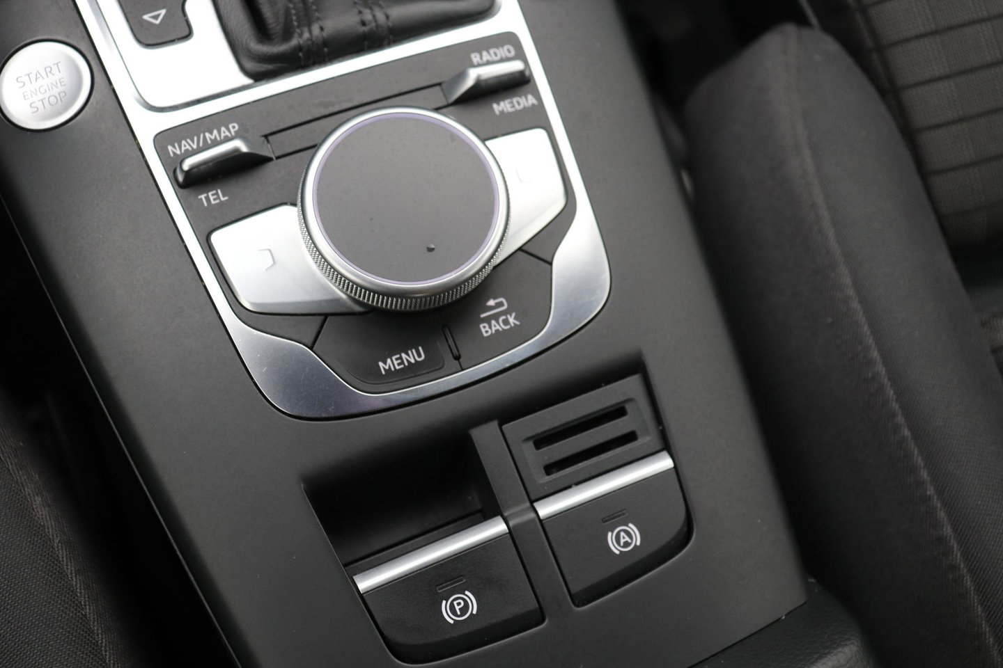 Audi A3 Sportback 35 TFSI CoD Design Pro Line Plus | Trekhaak | Stoelverwarming | Cruise Control | Keyless Entry | LED | PDC V+A | 17 Inch