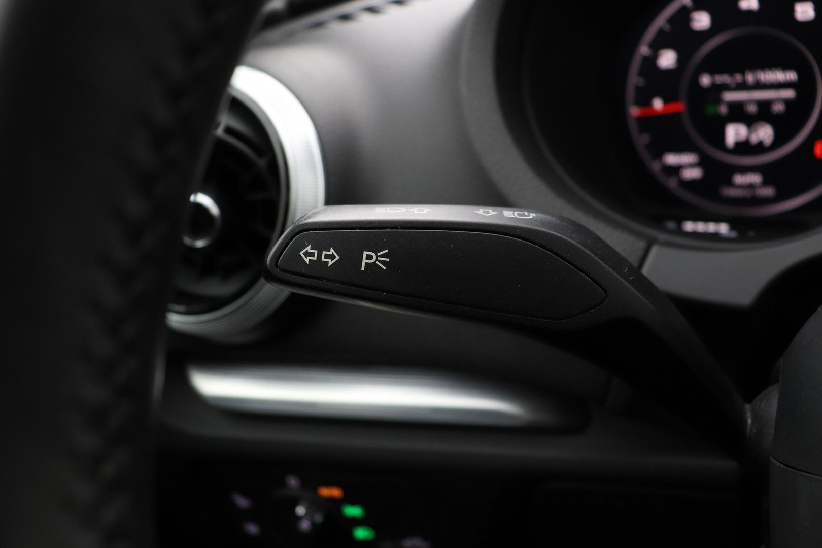 Audi A3 Sportback 35 TFSI CoD Design Pro Line Plus | Trekhaak | Stoelverwarming | Cruise Control | Keyless Entry | LED | PDC V+A | 17 Inch