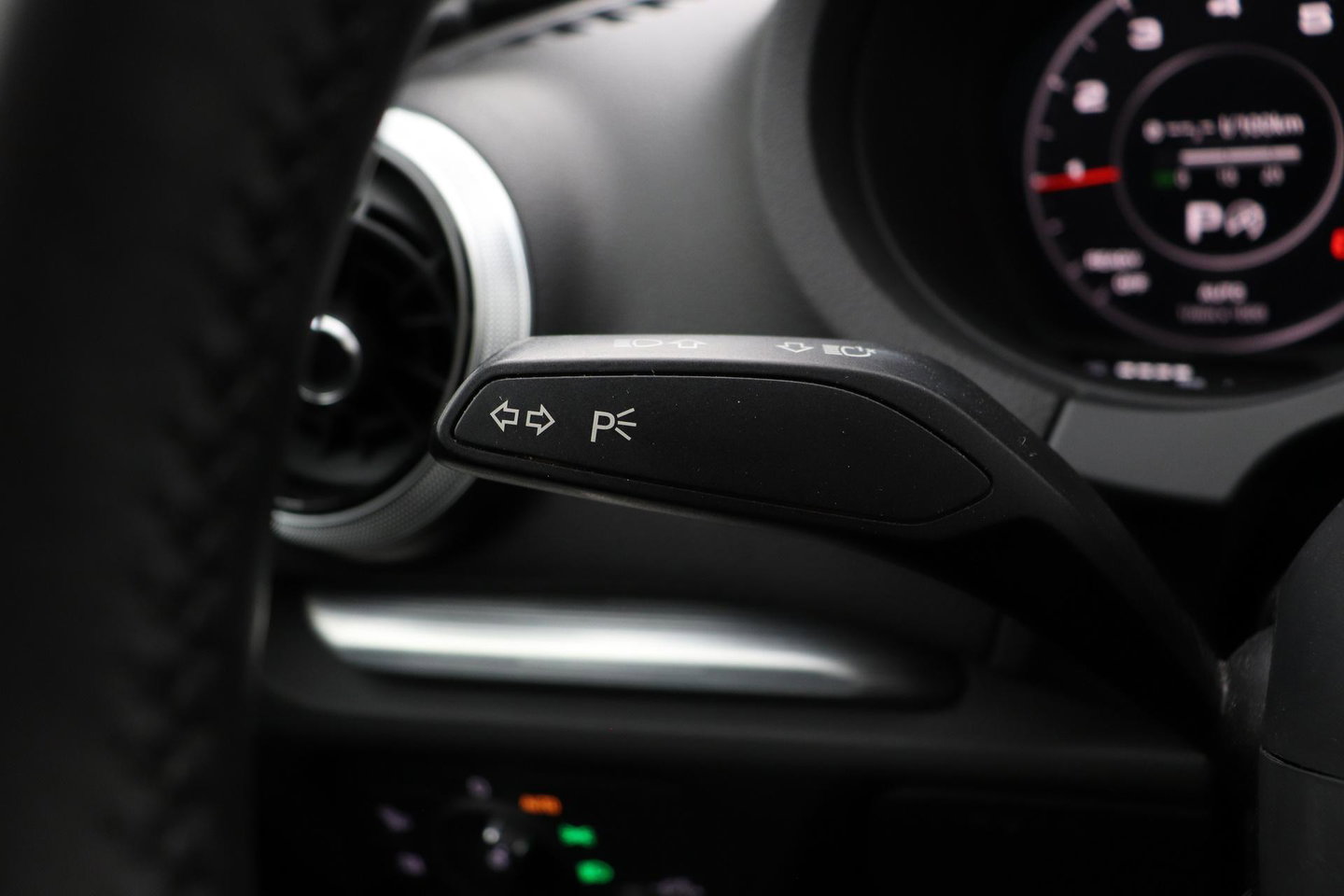 Audi A3 Sportback 35 TFSI CoD Design Pro Line Plus | Trekhaak | Stoelverwarming | Cruise Control | Keyless Entry | LED | PDC V+A | 17 Inch
