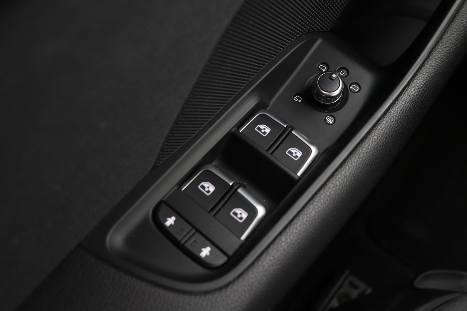Audi A3 Sportback 35 TFSI CoD Design Pro Line Plus | Trekhaak | Stoelverwarming | Cruise Control | Keyless Entry | LED | PDC V+A | 17 Inch
