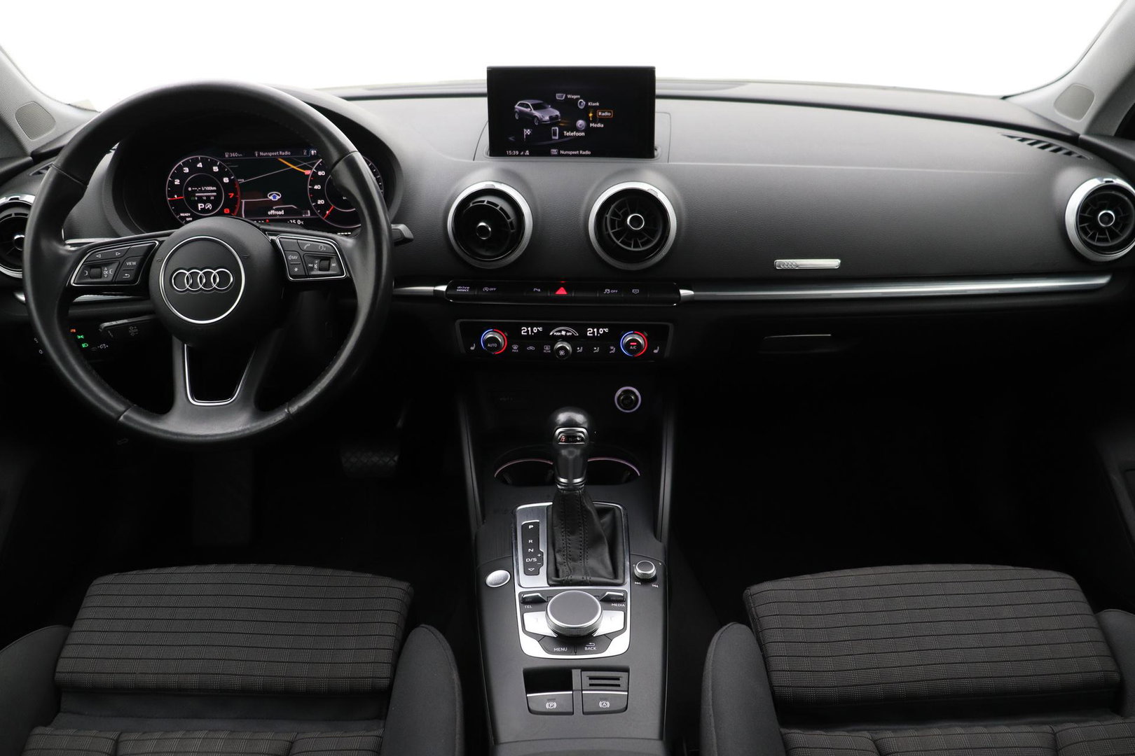 Audi A3 Sportback 35 TFSI CoD Design Pro Line Plus | Trekhaak | Stoelverwarming | Cruise Control | Keyless Entry | LED | PDC V+A | 17 Inch
