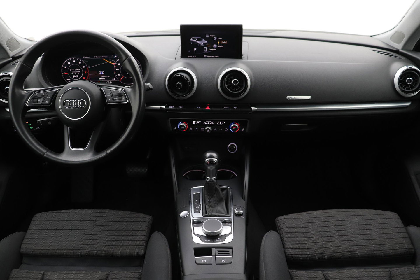 Audi A3 Sportback 35 TFSI CoD Design Pro Line Plus | Trekhaak | Stoelverwarming | Cruise Control | Keyless Entry | LED | PDC V+A | 17 Inch