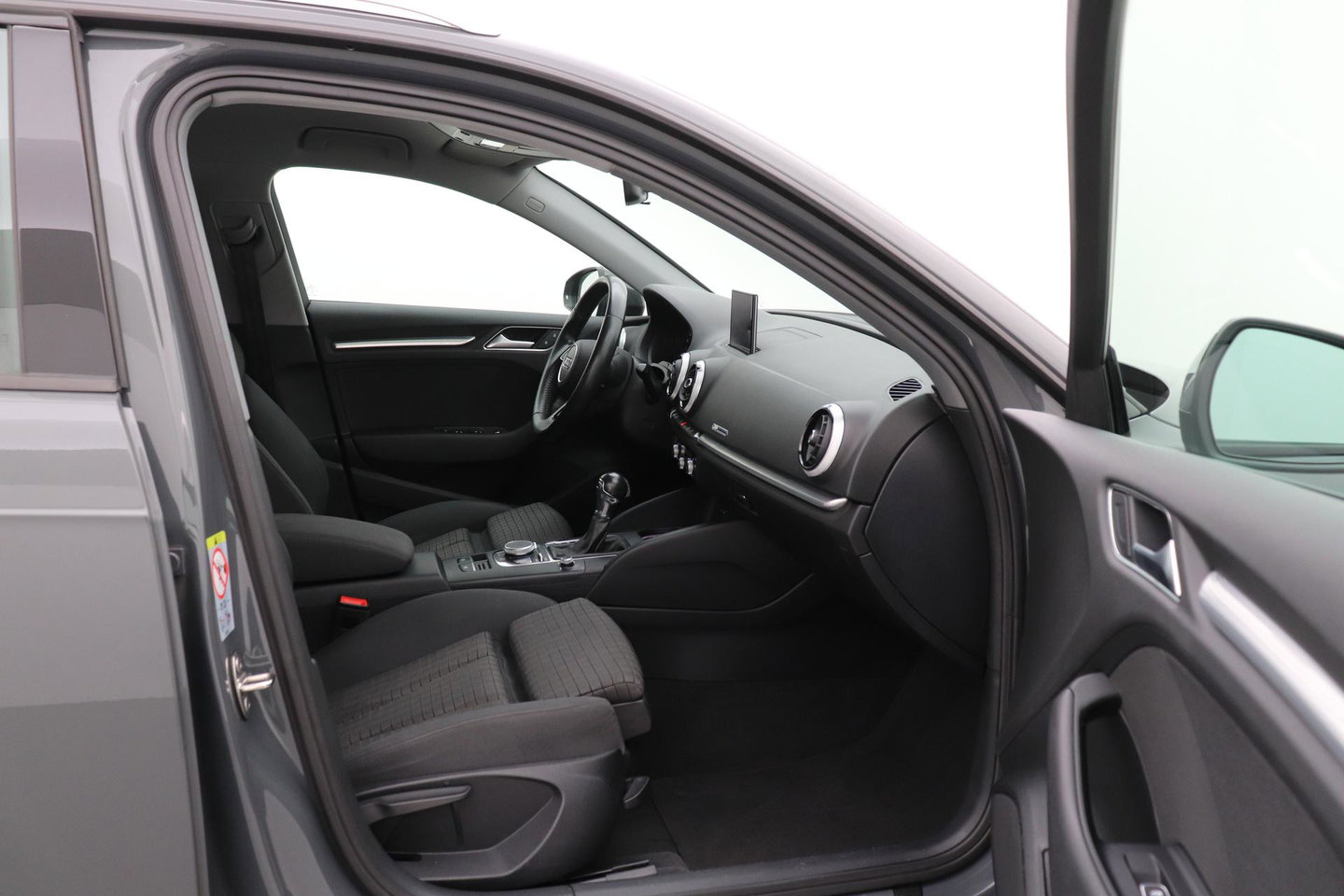 Audi A3 Sportback 35 TFSI CoD Design Pro Line Plus | Trekhaak | Stoelverwarming | Cruise Control | Keyless Entry | LED | PDC V+A | 17 Inch