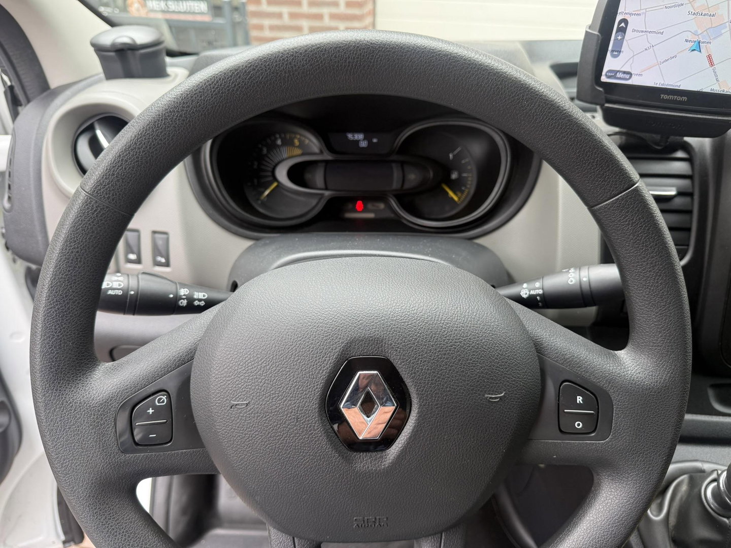 Renault Trafic 1.6 dCi service bus Victron 3000W Bott inrichting