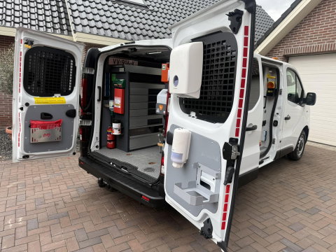 Renault Trafic 1.6 dCi service bus Victron 3000W Bott inrichting