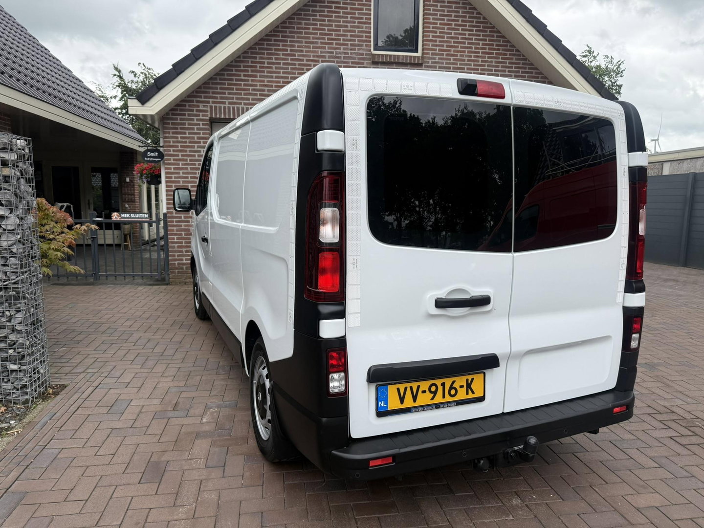 Renault Trafic 1.6 dCi service bus Victron 3000W Bott inrichting