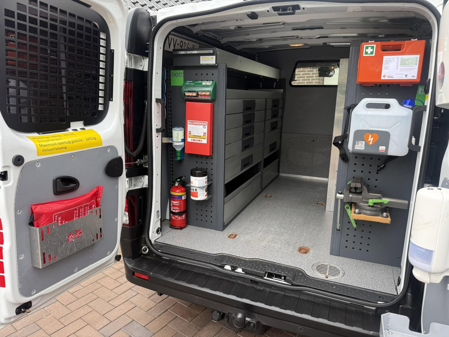 Renault Trafic 1.6 dCi service bus Victron 3000W Bott inrichting