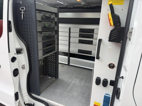 Renault Trafic 1.6 dCi service bus Victron 3000W Bott inrichting