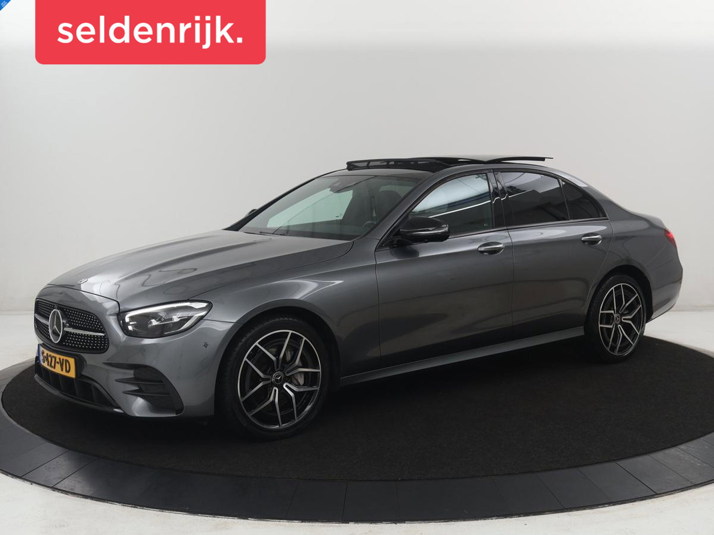Mercedes-Benz E-Klasse 300 e AMG Line | SOH 88.4% | Panoramadak | Trekhaak | Leder | Burnmeister surround | Head up | 360 camera | Adaptive cruise | Carplay | Memory |