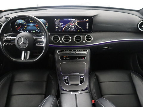 Mercedes-Benz E-Klasse 300 e AMG Line | SOH 88.4% | Panoramadak | Trekhaak | Leder | Burnmeister surround | Head up | 360 camera | Adaptive cruise | Carplay | Memory |