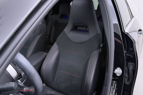 Mercedes-Benz A-Klasse 220 Premium | Panoramadak | ACC | AMG Line | Stoelverwarming | 18” AMG | Getint Glas | Navigatie