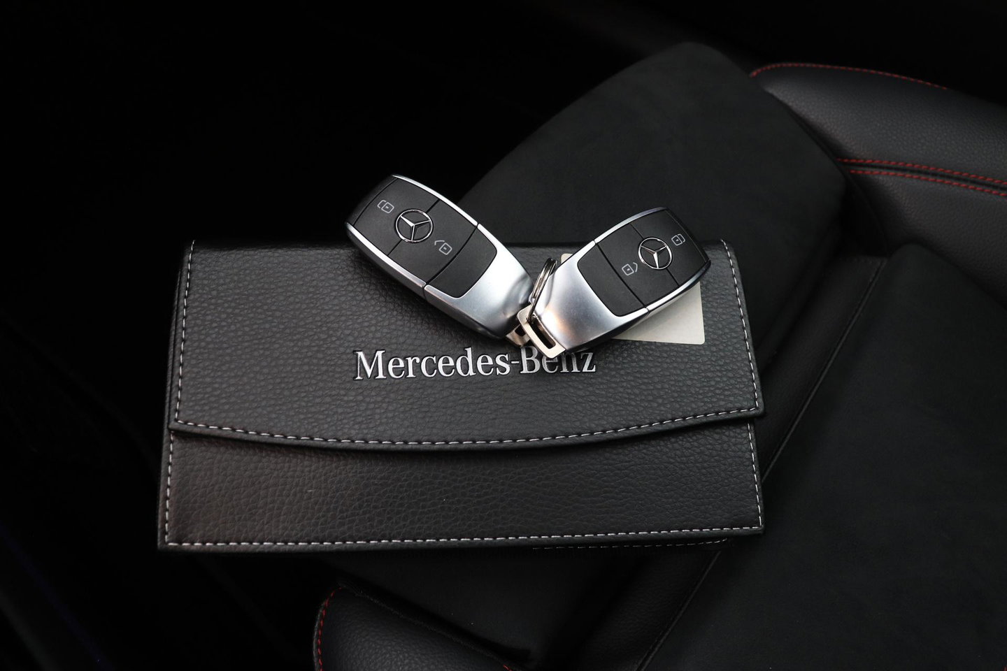 Mercedes-Benz A-Klasse 220 Premium | Panoramadak | ACC | AMG Line | Stoelverwarming | 18” AMG | Getint Glas | Navigatie