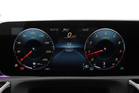 Mercedes-Benz A-Klasse 220 Premium | Panoramadak | ACC | AMG Line | Stoelverwarming | 18” AMG | Getint Glas | Navigatie