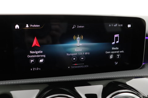 Mercedes-Benz A-Klasse 220 Premium | Panoramadak | ACC | AMG Line | Stoelverwarming | 18” AMG | Getint Glas | Navigatie