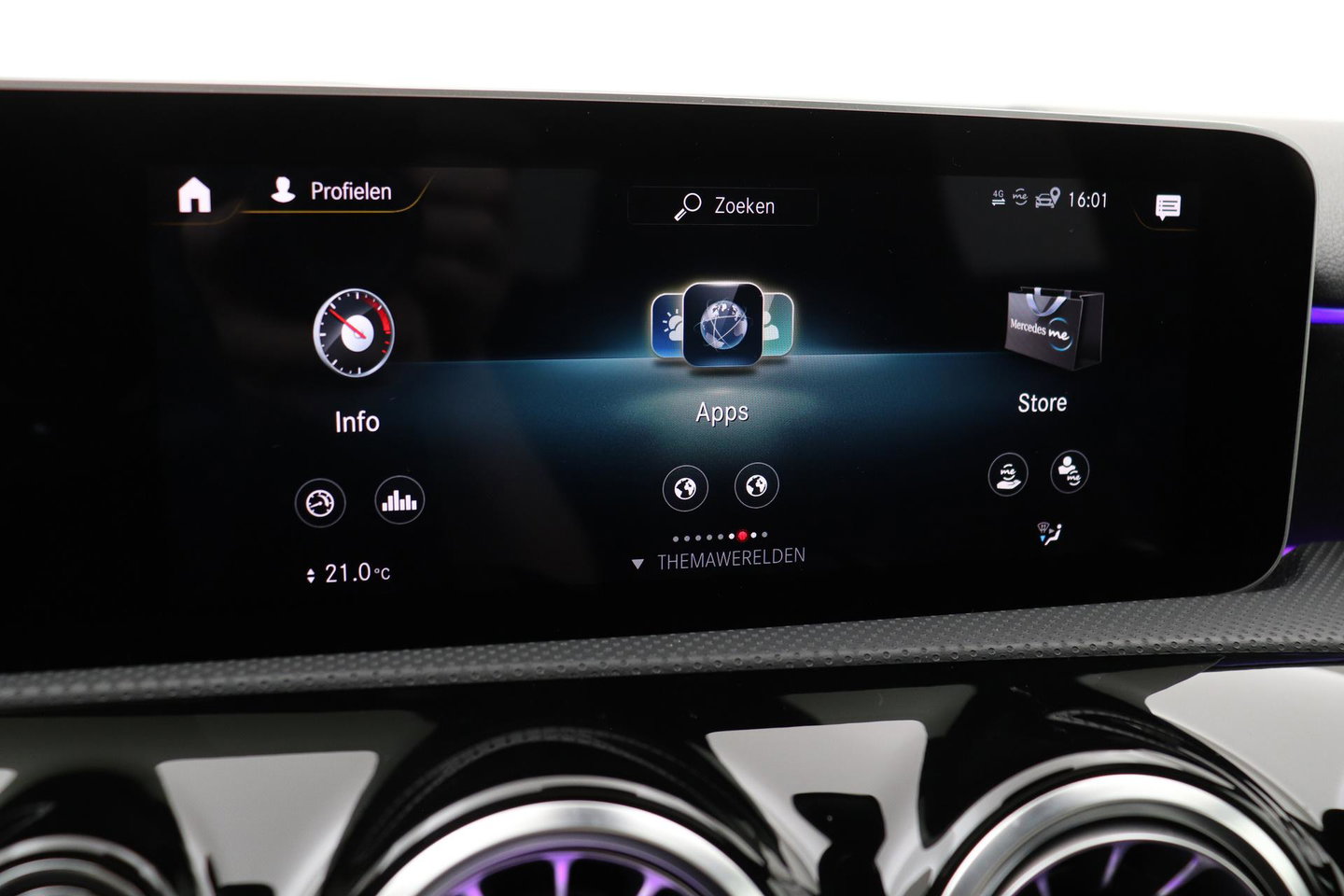 Mercedes-Benz A-Klasse 220 Premium | Panoramadak | ACC | AMG Line | Stoelverwarming | 18” AMG | Getint Glas | Navigatie