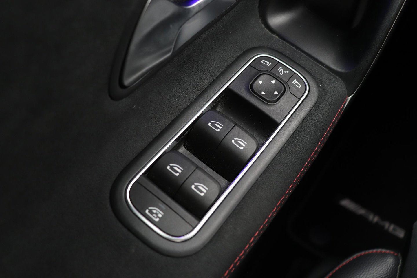 Mercedes-Benz A-Klasse 220 Premium | Panoramadak | ACC | AMG Line | Stoelverwarming | 18” AMG | Getint Glas | Navigatie