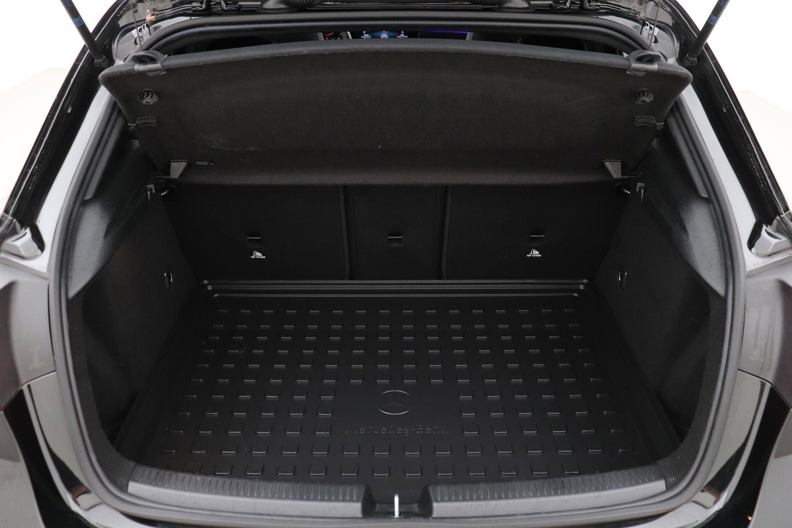 Mercedes-Benz A-Klasse 220 Premium | Panoramadak | ACC | AMG Line | Stoelverwarming | 18” AMG | Getint Glas | Navigatie
