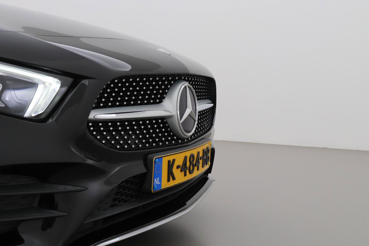 Mercedes-Benz A-Klasse 220 Premium | Panoramadak | ACC | AMG Line | Stoelverwarming | 18” AMG | Getint Glas | Navigatie