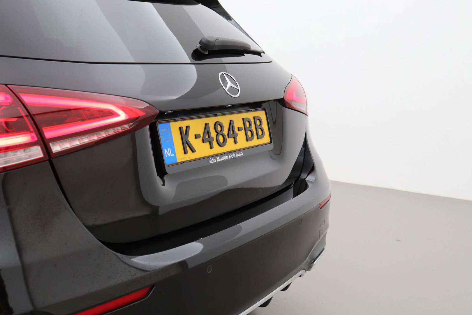Mercedes-Benz A-Klasse 220 Premium | Panoramadak | ACC | AMG Line | Stoelverwarming | 18” AMG | Getint Glas | Navigatie