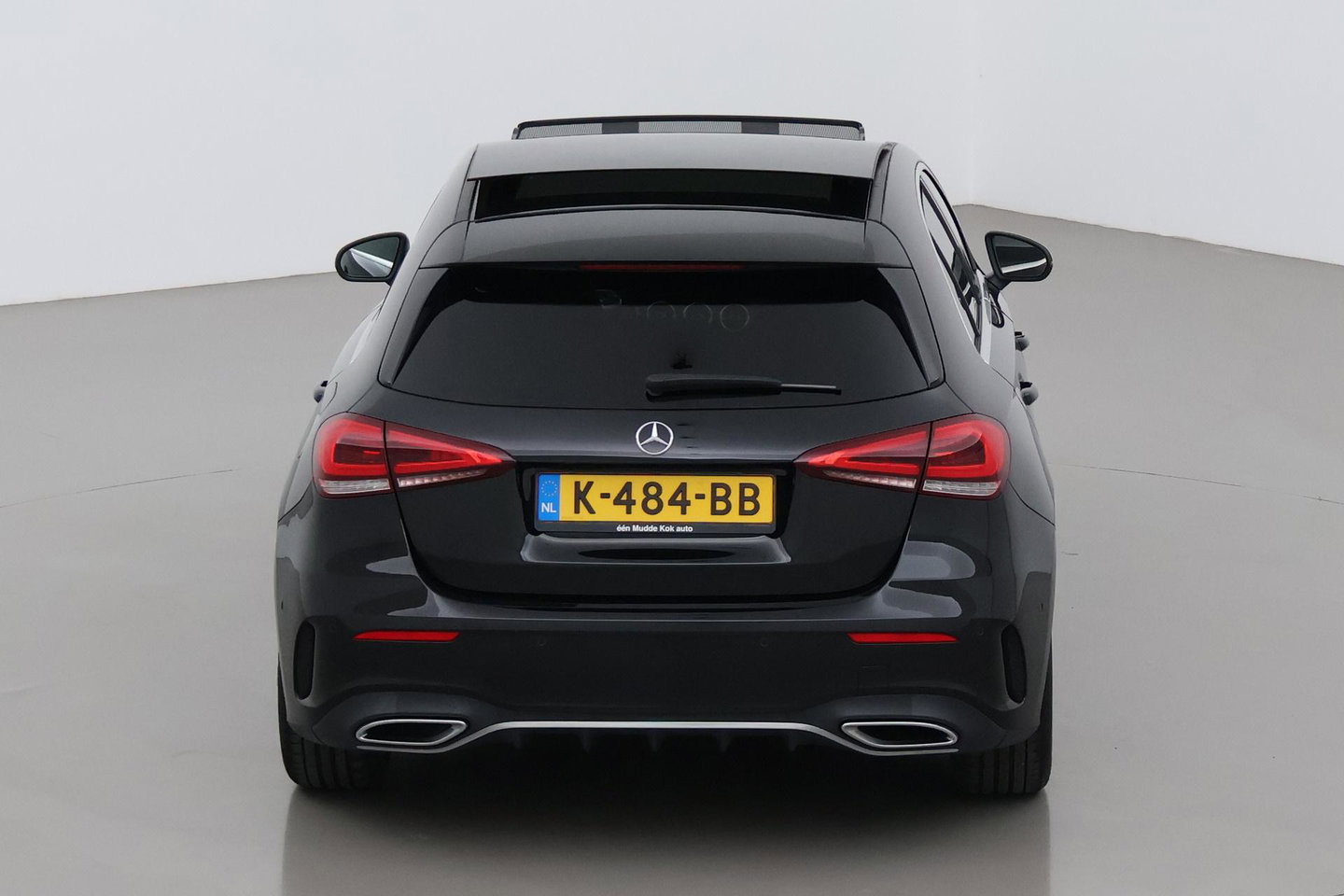 Mercedes-Benz A-Klasse 220 Premium | Panoramadak | ACC | AMG Line | Stoelverwarming | 18” AMG | Getint Glas | Navigatie