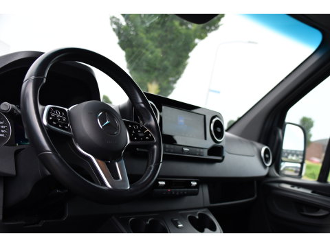 Mercedes-Benz Sprinter 519 V6 3.0 CDI L4H2 PB Edition N1, 360 Camera, Cruise, Carplay, 10,5'' Mbux, Automaat, Sensoren, 190pk, Elektrische deur, Stoelverwarming, Geveerde stoel, Uniek! 319