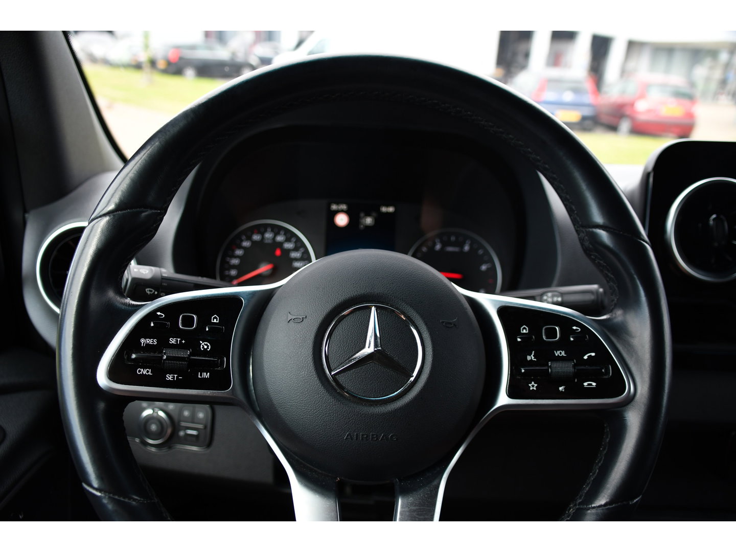Mercedes-Benz Sprinter 519 V6 3.0 CDI L4H2 PB Edition N1, 360 Camera, Cruise, Carplay, 10,5'' Mbux, Automaat, Sensoren, 190pk, Elektrische deur, Stoelverwarming, Geveerde stoel, Uniek! 319