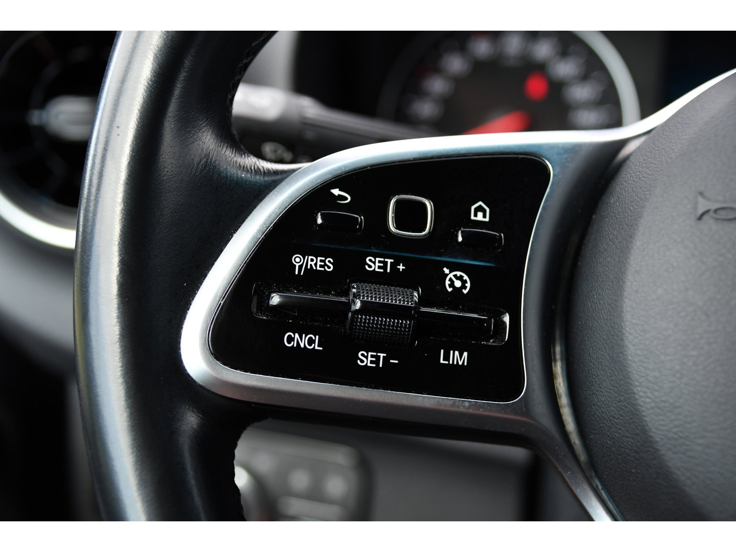 Mercedes-Benz Sprinter 519 V6 3.0 CDI L4H2 PB Edition N1, 360 Camera, Cruise, Carplay, 10,5'' Mbux, Automaat, Sensoren, 190pk, Elektrische deur, Stoelverwarming, Geveerde stoel, Uniek! 319