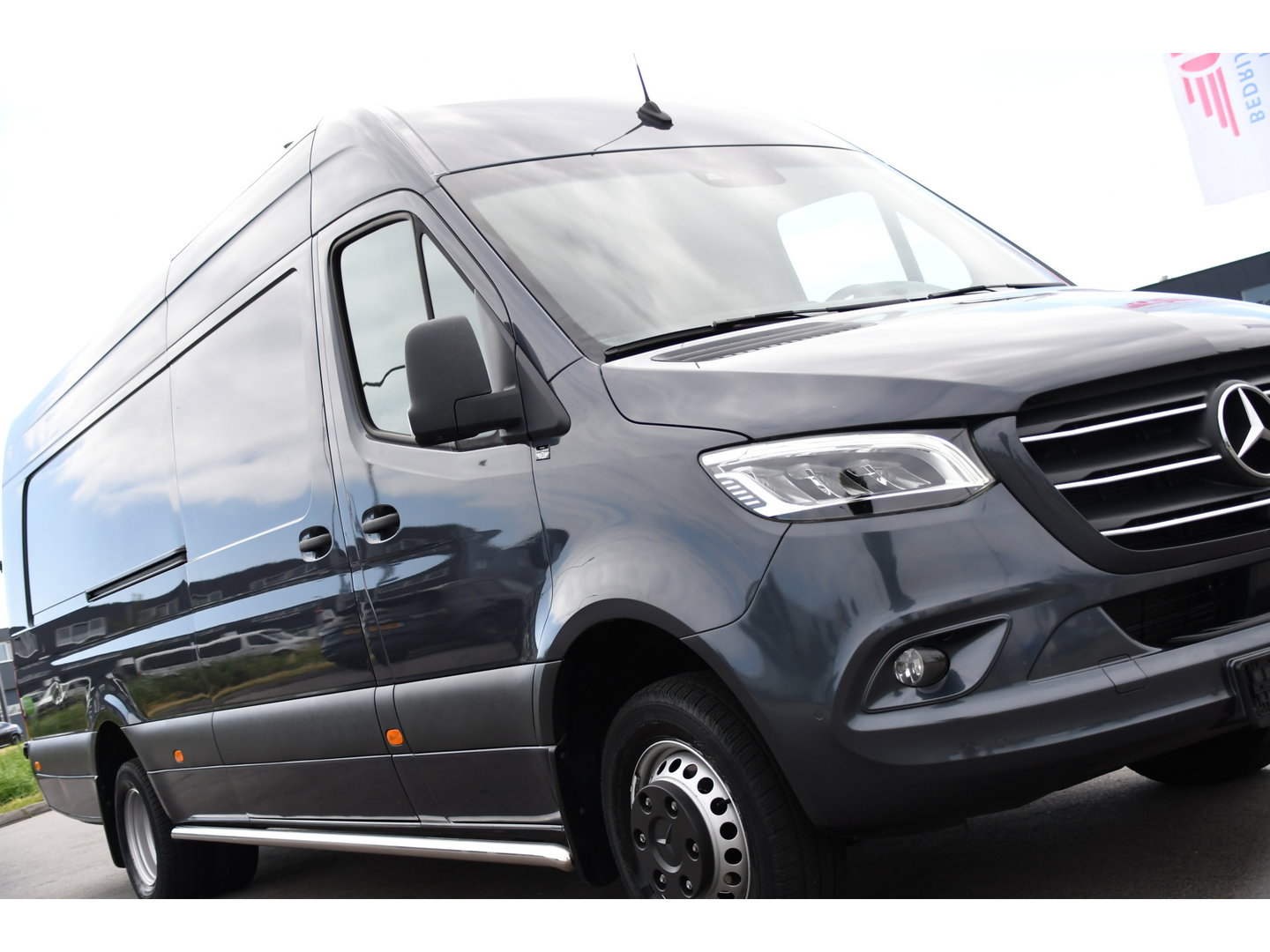 Mercedes-Benz Sprinter 519 V6 3.0 CDI L4H2 PB Edition N1, 360 Camera, Cruise, Carplay, 10,5'' Mbux, Automaat, Sensoren, 190pk, Elektrische deur, Stoelverwarming, Geveerde stoel, Uniek! 319