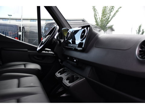 Mercedes-Benz Sprinter 519 V6 3.0 CDI L4H2 PB Edition N1, 360 Camera, Cruise, Carplay, 10,5'' Mbux, Automaat, Sensoren, 190pk, Elektrische deur, Stoelverwarming, Geveerde stoel, Uniek! 319