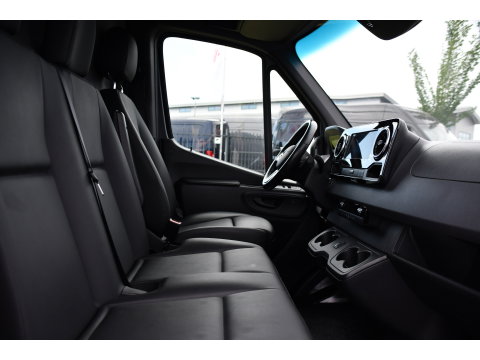 Mercedes-Benz Sprinter 519 V6 3.0 CDI L4H2 PB Edition N1, 360 Camera, Cruise, Carplay, 10,5'' Mbux, Automaat, Sensoren, 190pk, Elektrische deur, Stoelverwarming, Geveerde stoel, Uniek! 319