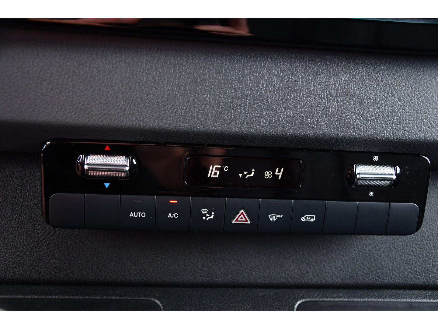 Mercedes-Benz Sprinter 519 V6 3.0 CDI L4H2 PB Edition N1, 360 Camera, Cruise, Carplay, 10,5'' Mbux, Automaat, Sensoren, 190pk, Elektrische deur, Stoelverwarming, Geveerde stoel, Uniek! 319