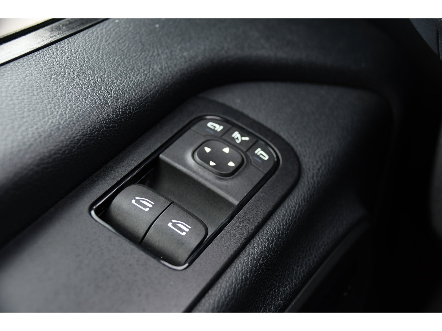 Mercedes-Benz Sprinter 519 V6 3.0 CDI L4H2 PB Edition N1, 360 Camera, Cruise, Carplay, 10,5'' Mbux, Automaat, Sensoren, 190pk, Elektrische deur, Stoelverwarming, Geveerde stoel, Uniek! 319