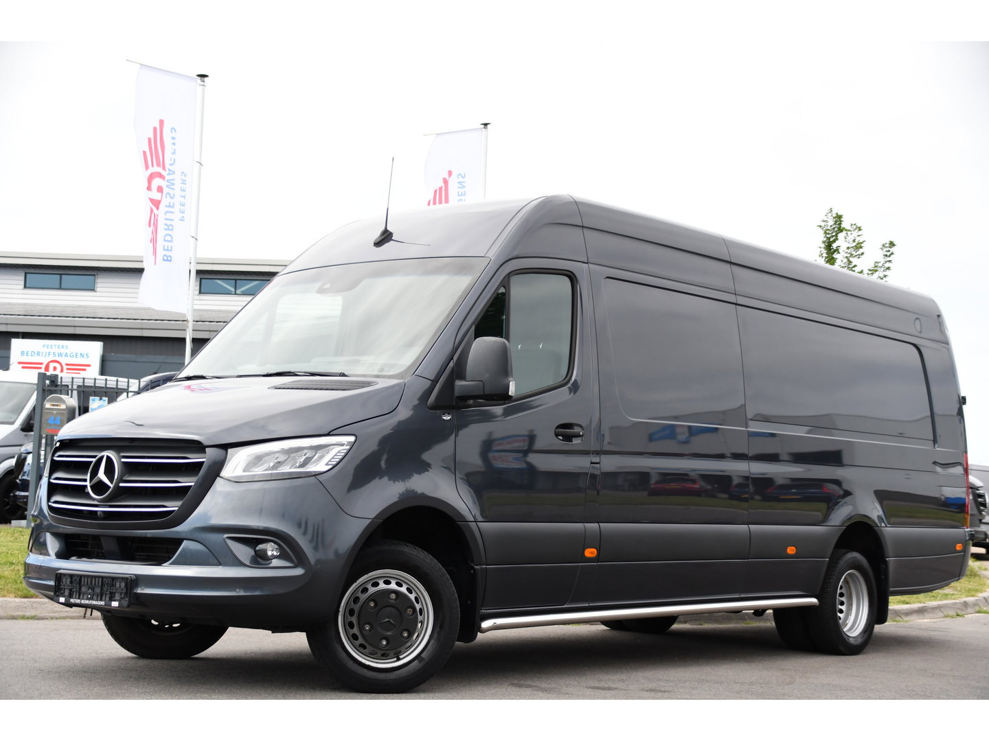 Mercedes-Benz Sprinter 519 V6 3.0 CDI L4H2 PB Edition N1, 360 Camera, Cruise, Carplay, 10,5'' Mbux, Automaat, Sensoren, 190pk, Elektrische deur, Stoelverwarming, Geveerde stoel, Uniek! 319